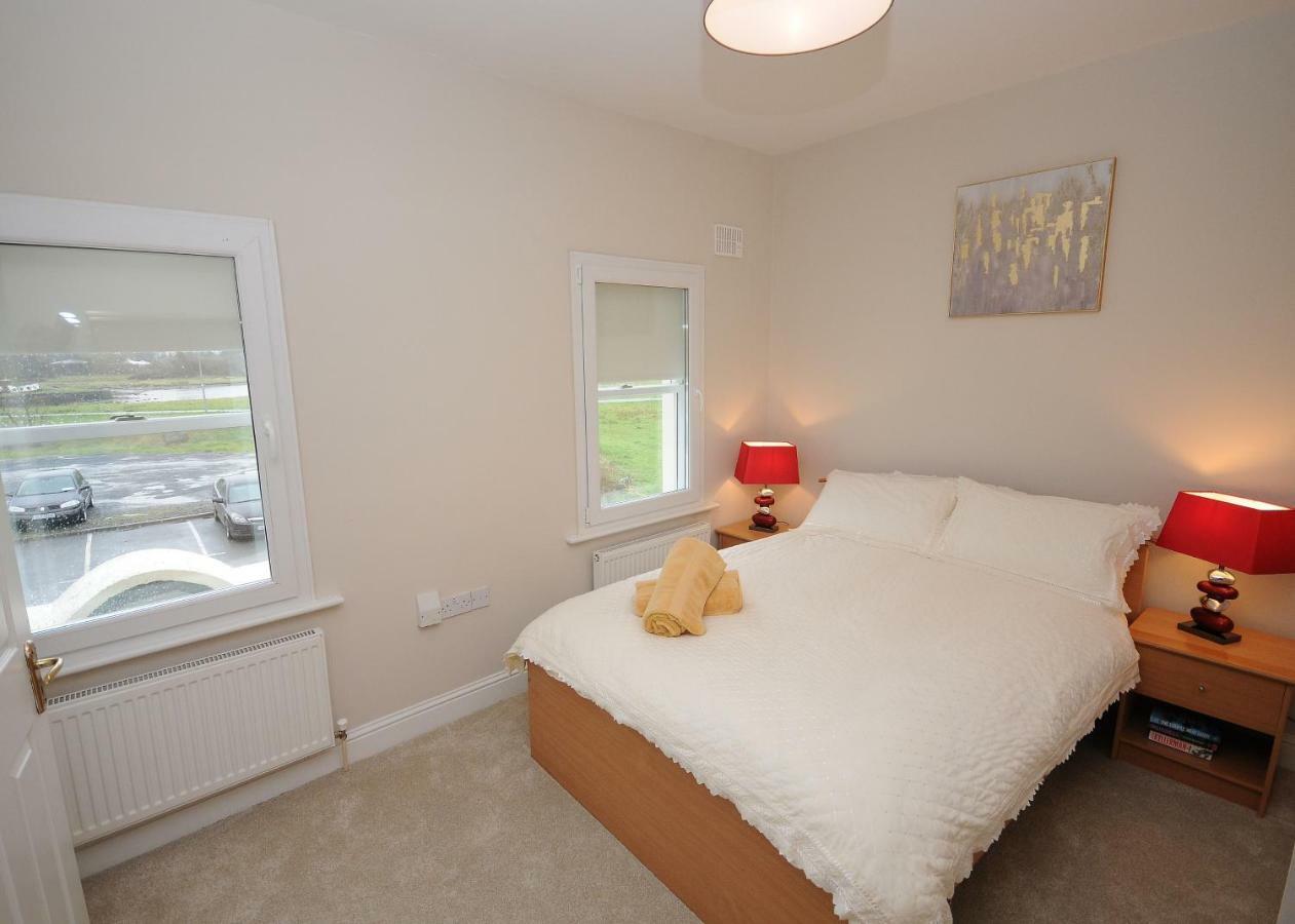 5 College Crescent Apartment กัลเวย์ ภายนอก รูปภาพ