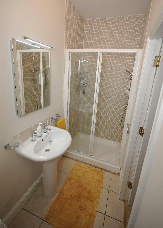 5 College Crescent Apartment กัลเวย์ ภายนอก รูปภาพ